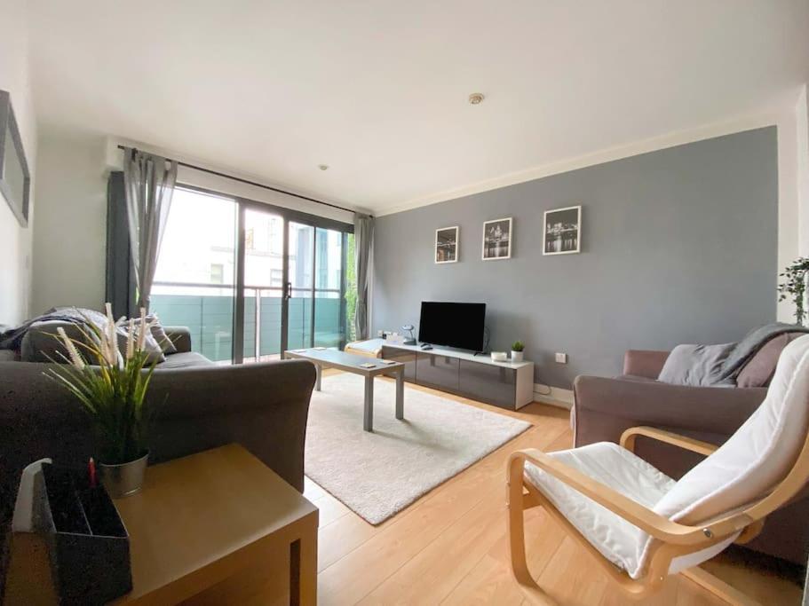 One Beautifully Presented 2 Bedroom Apartment *