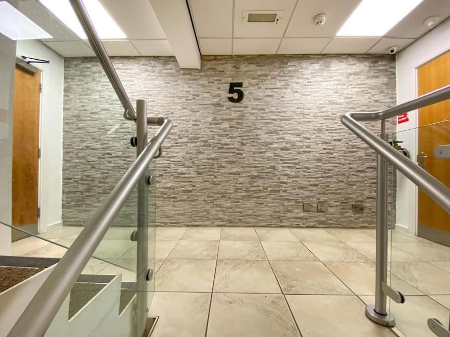 Apartment One Beautifully Presented 2 Bedroom *